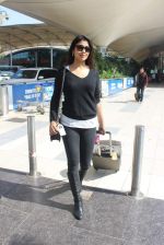 Shriya Saran snapped at airport on 14th Jan 2016